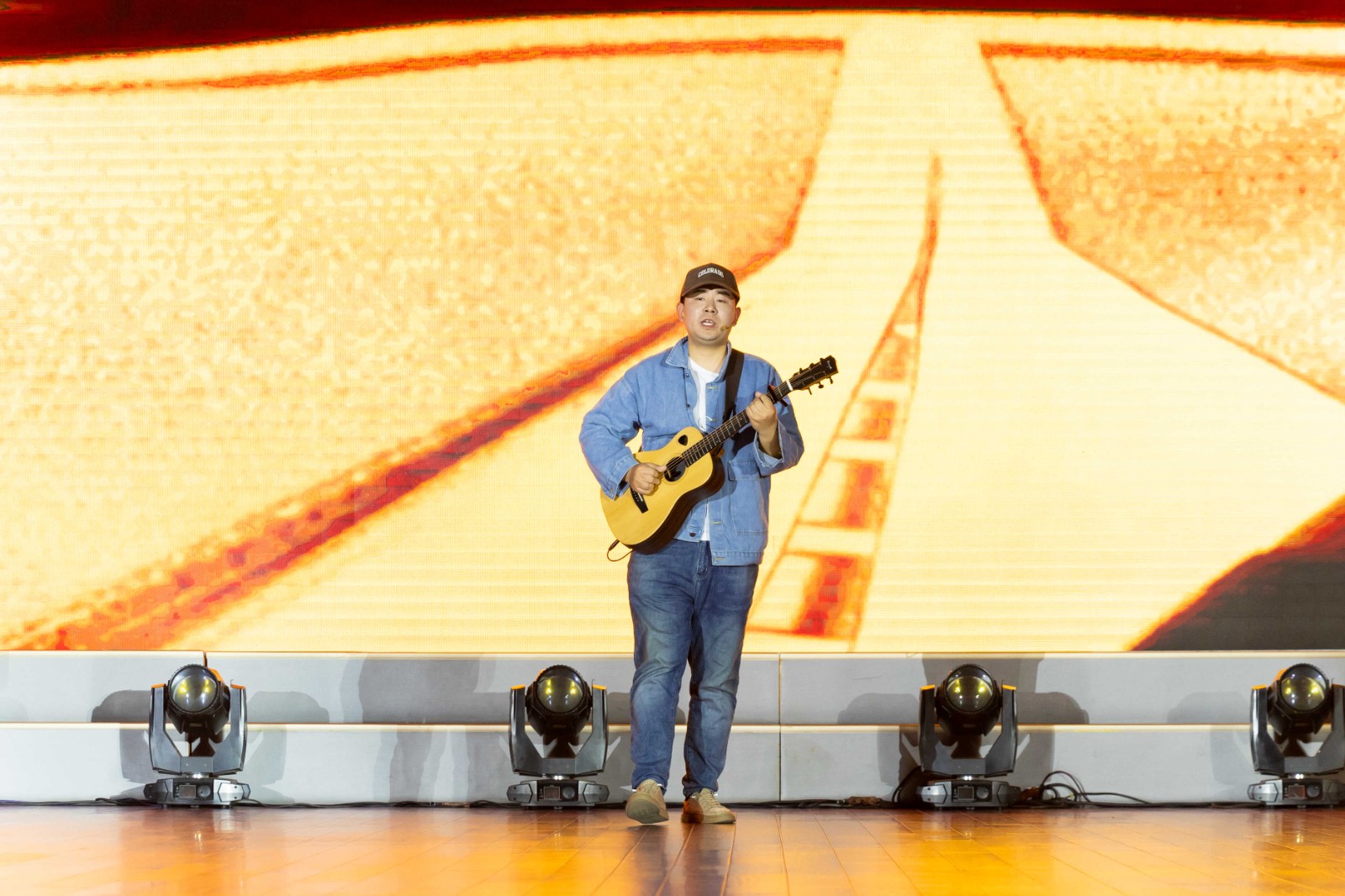 2N2A4185_副本.jpg 2N2A4185_副本.jpg